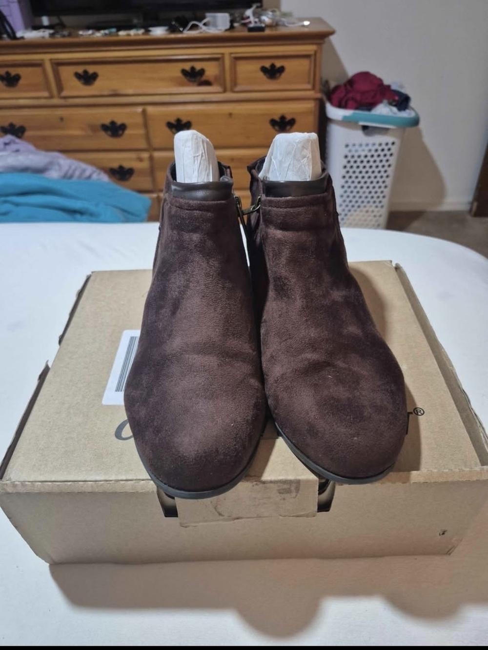 Women's Comfortview Brown Suede Classic Ankle Dress Shoe